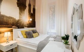 One Bedroom Apartment - Dluga 30 Street